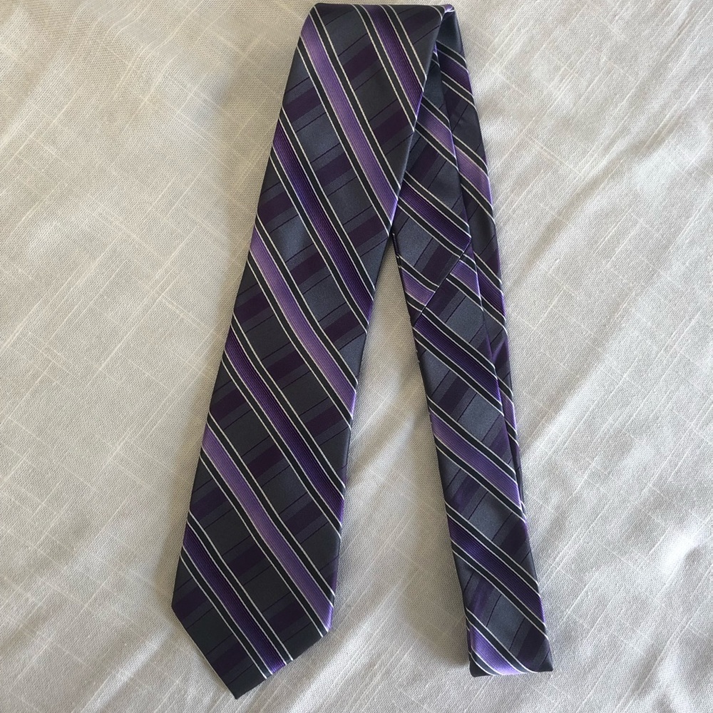 Arrow silk purple & charcoal striped tie
